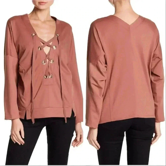 CASUAL LACE UP TOP - Picture 2 of 4